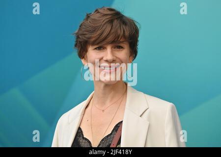 München, Deutschland. 28.. Juni 2022. Christina HECKE (Schauspielerin) Einzelbild, abgeschnitten Einzelmotiv, Porträt, Porträt, Porträt. ZDF-Empfang/ Treffen in der H`ugo`s Bar anlässlich der Münchner Filmfestspiele am 28.. Juni 2022 Quelle: dpa/Alamy Live News Stockfoto
